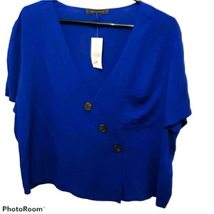 2/25 NWT Suzy Shier Top